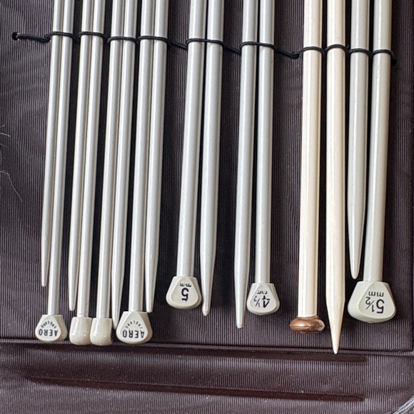 Vintage  Knitting Needle Set - Picture 4 of 8